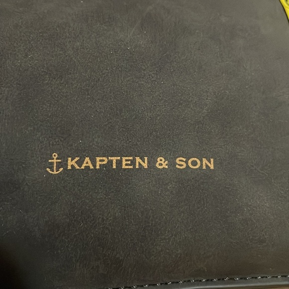 Kapten & Son Umea Pro Pouch Black 9” X 9” Vegan Leather Dust bag included - Picture 6 of 10